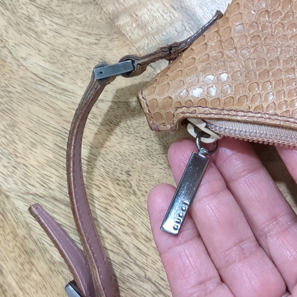 GUCCI Vintage Python Shoulder Bag From Their Exotic Leather Collection - Picture 15 of 17